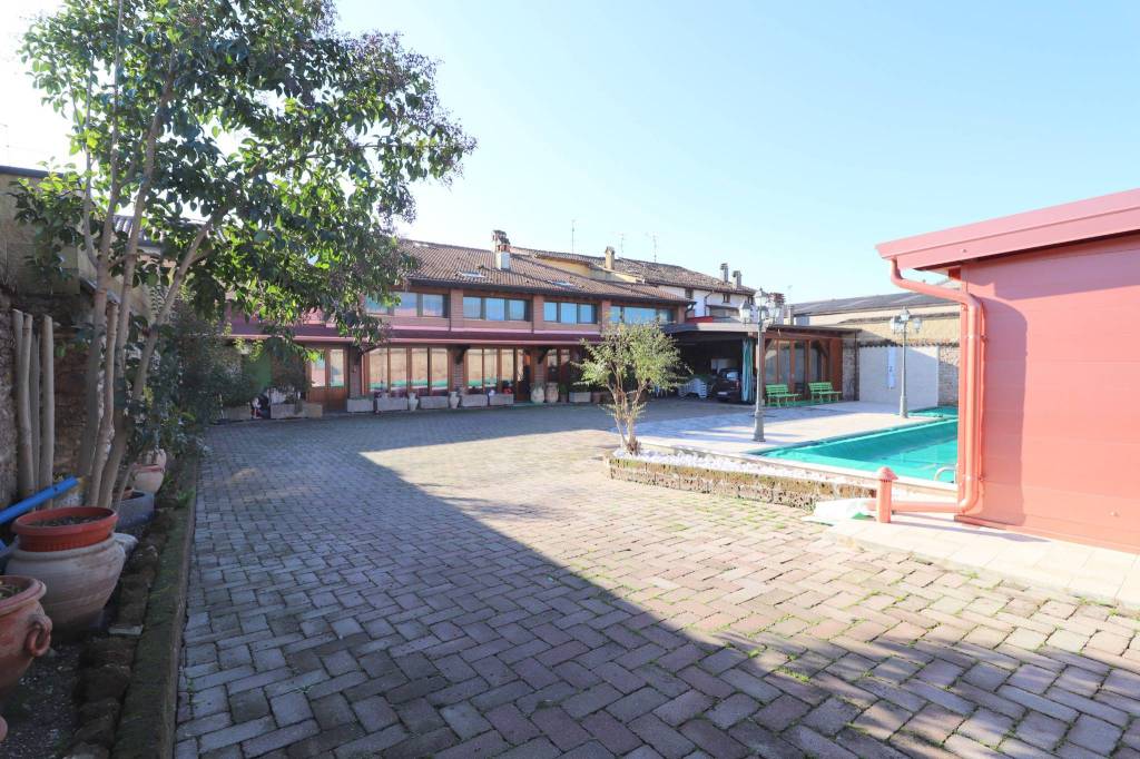 Villa Bifamiliare in vendita a Guidizzolo via Solferino