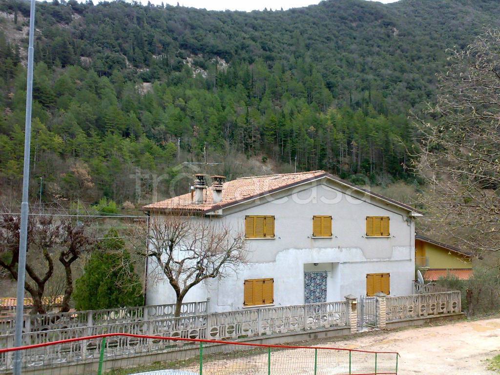 Casa Indipendente in in vendita da privato a Cagli via Flaminia Sud, 28