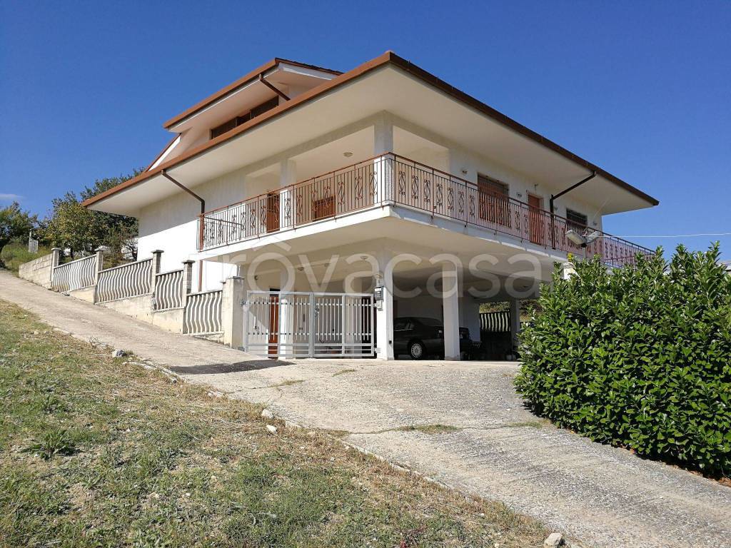 Villa in in vendita da privato ad Alanno contrada San Cassiano, 70