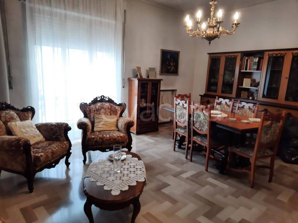 Appartamento in in vendita da privato a Canosa di Puglia piazza della Repubblica, 31