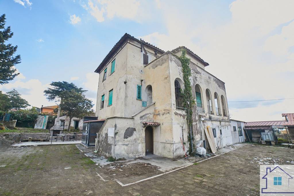 Intero Stabile in affitto a Marino via Appia Nuova