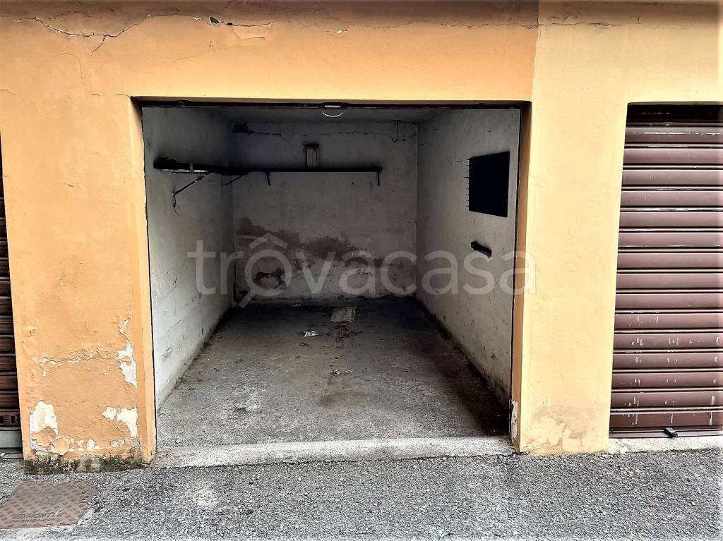 Garage in vendita a Brescia via Isonzo, 10