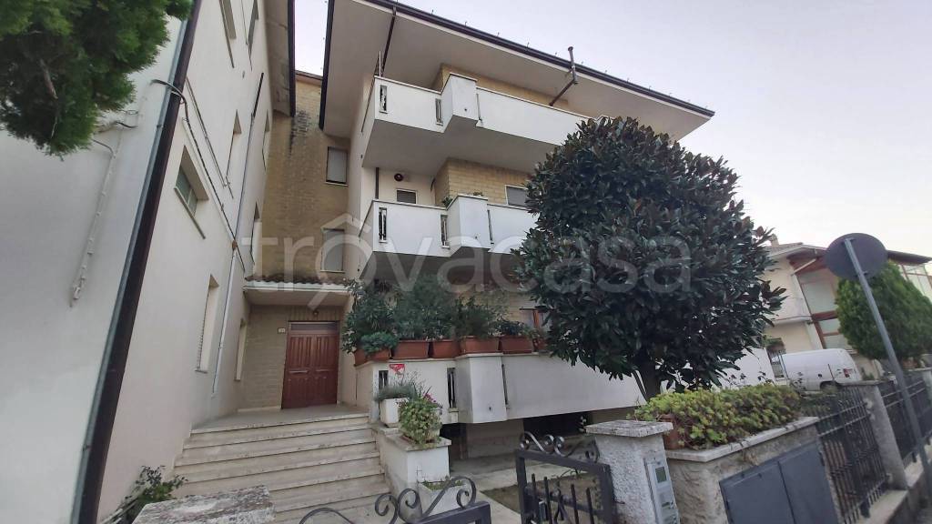 Appartamento in vendita a Sant'Elpidio a Mare via Giuseppe Di Vittorio, 121