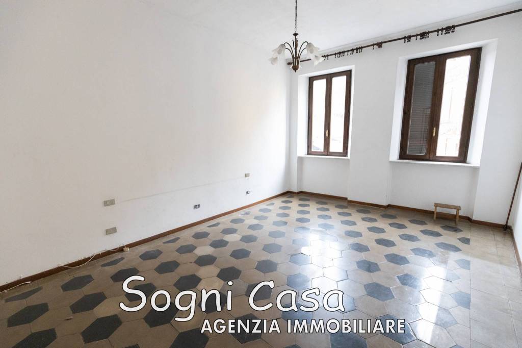 Appartamento in vendita a Oleggio corso Giacomo Matteotti
