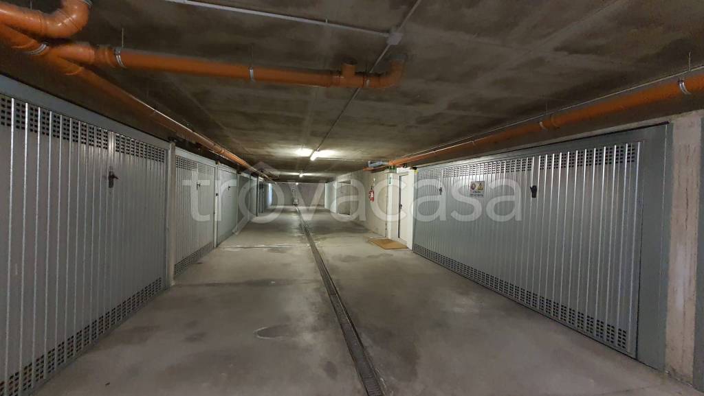 Garage in vendita a Trento via Nedda Falzolgher