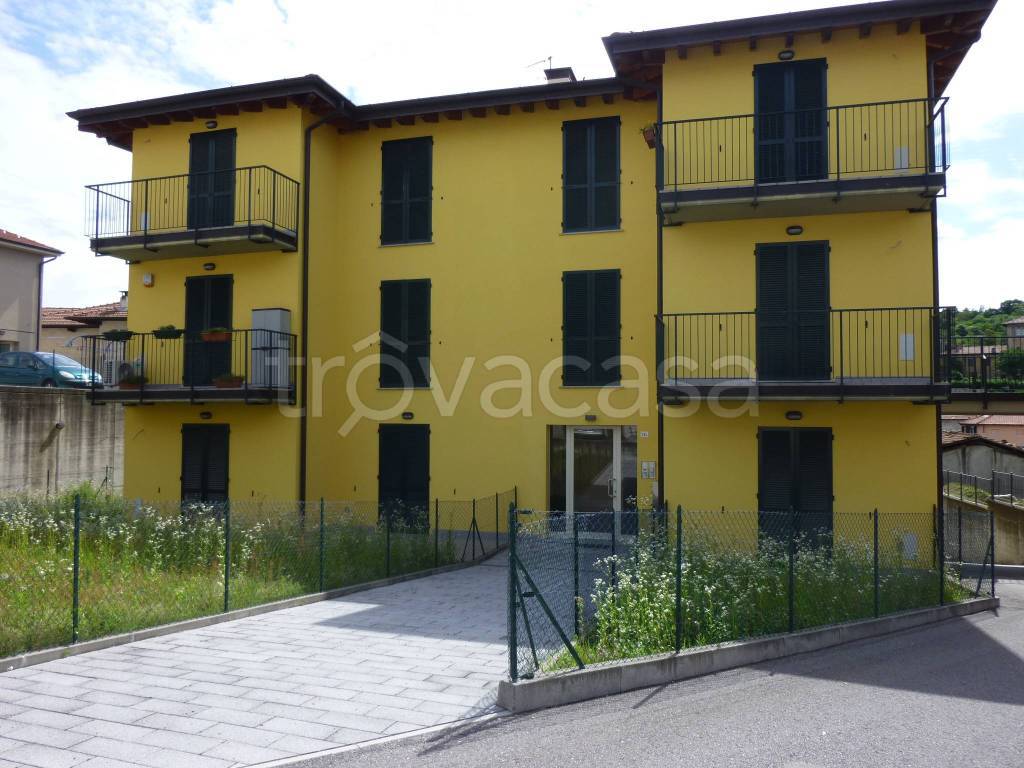 Appartamento in vendita a Mornago via Camillo Benso di Cavour, 18