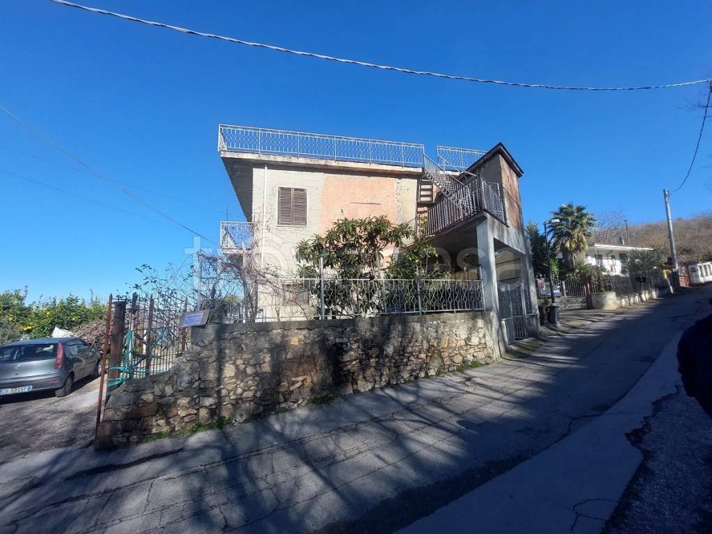 Casa Indipendente in vendita a Palma Campania via Tribucchi