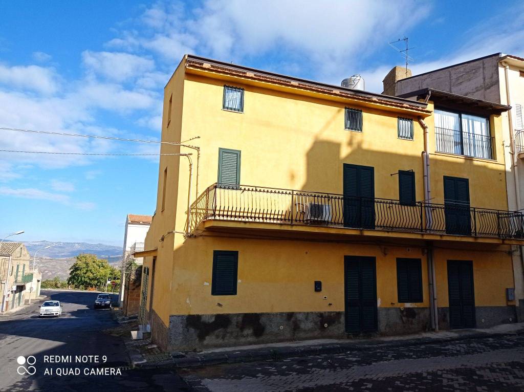 Intero Stabile in in vendita da privato a Montedoro via Caltanissetta, 25
