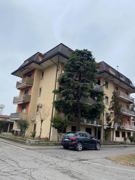 Appartamento in in vendita da privato a Robecco d'Oglio via Camillo Benso di Cavour, 63