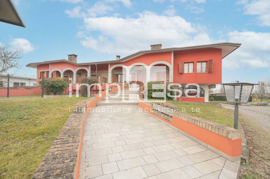 Villa Bifamiliare in vendita a Portogruaro via Mocenigo, 25