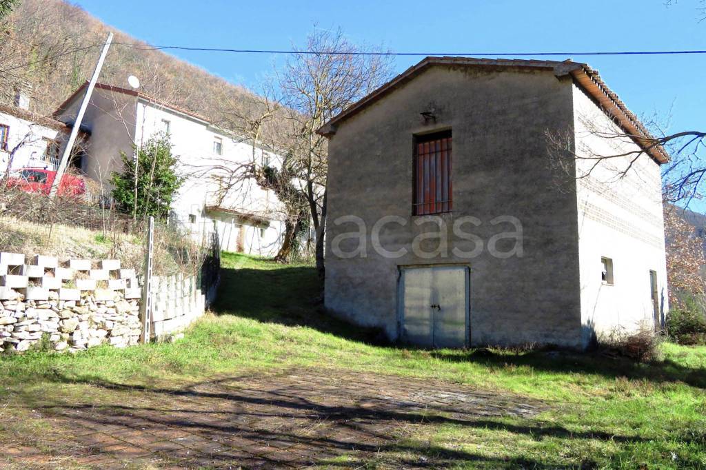 Casale in vendita a Serrapetrona