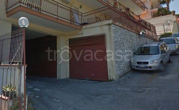 Garage in vendita a Napoli via Beniamino Segre, 41