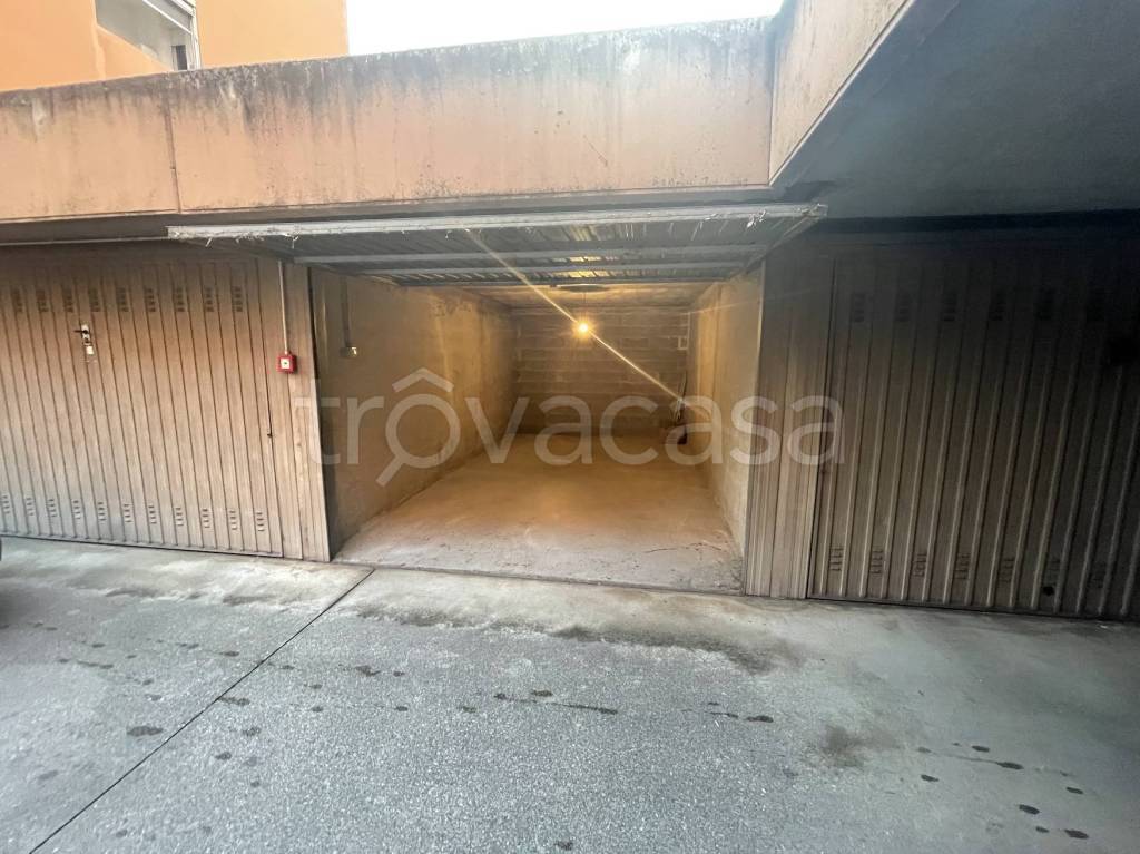 Garage in vendita a Vicenza via Enrico Fermi