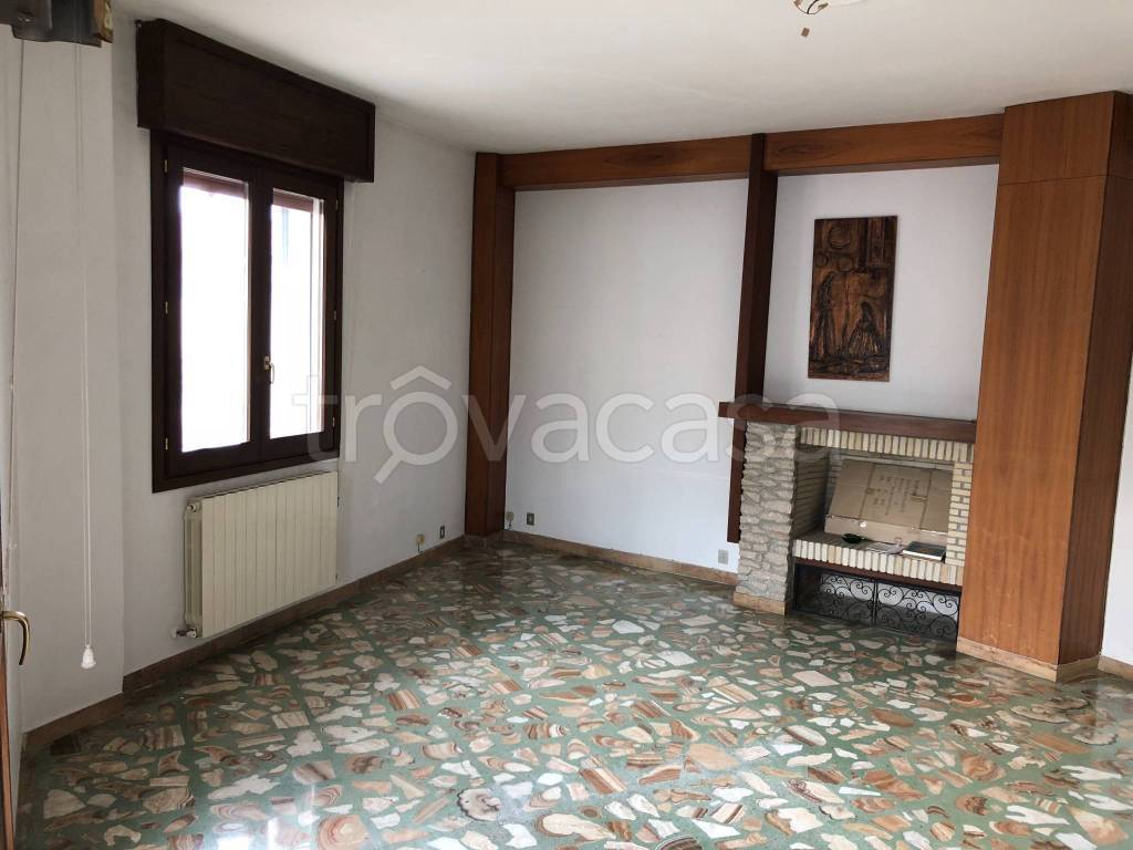 Appartamento in in vendita da privato a Tempio Pausania viale Valentino, 2