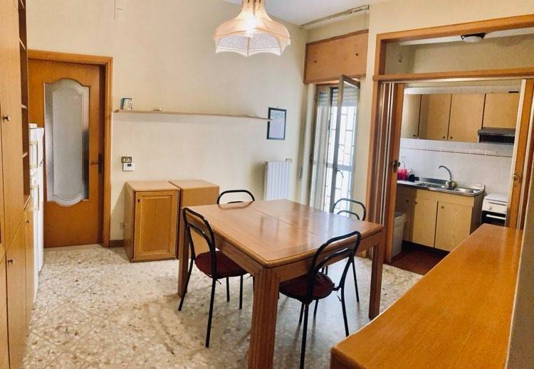 Appartamento in vendita a Bari via De Rossi, 209