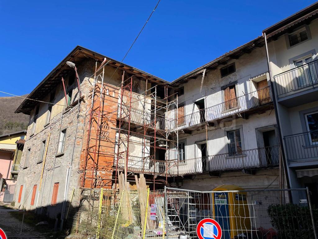 Casa Indipendente in vendita ad Albino via Duca d'Aosta, 74