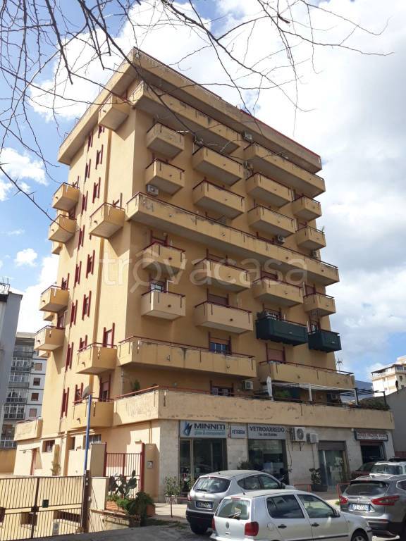 Appartamento in vendita a Palermo via San Lorenzo, 214