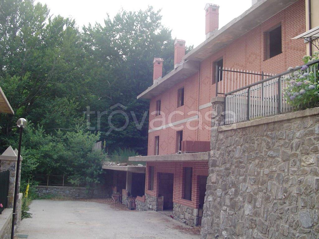 Villa a Schiera in in vendita da privato a Santo Stefano in Aspromonte via Aspromonte, 6