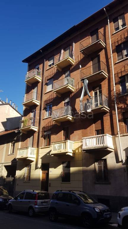 Appartamento in affitto a Torino via Carisio, 16