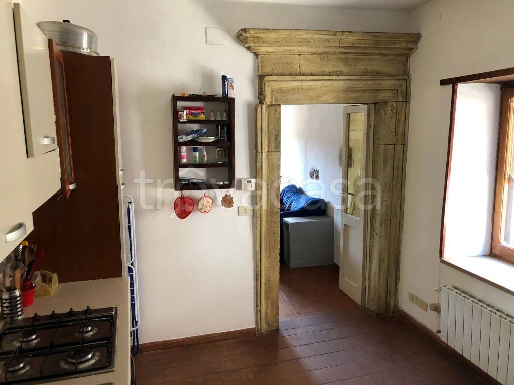 Appartamento in in vendita da privato a Sutri via di Porta Vecchia, 1