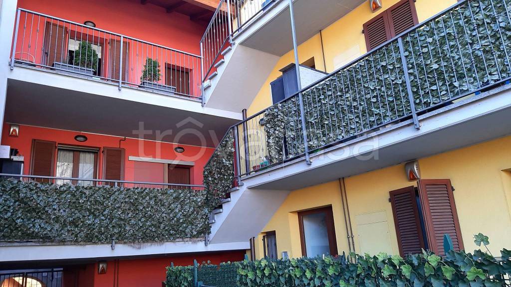 Appartamento in vendita a Valmadrera via Preguda