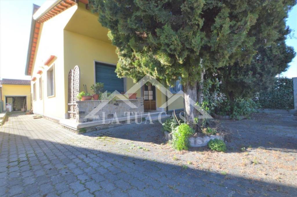 Villa Bifamiliare in vendita a Viareggio via Antonio Gramsci, 24