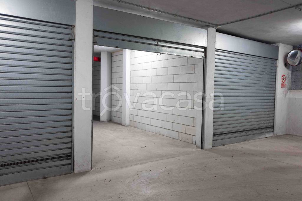 Garage in vendita a Collegno via Alessandro Manzoni, 1bis