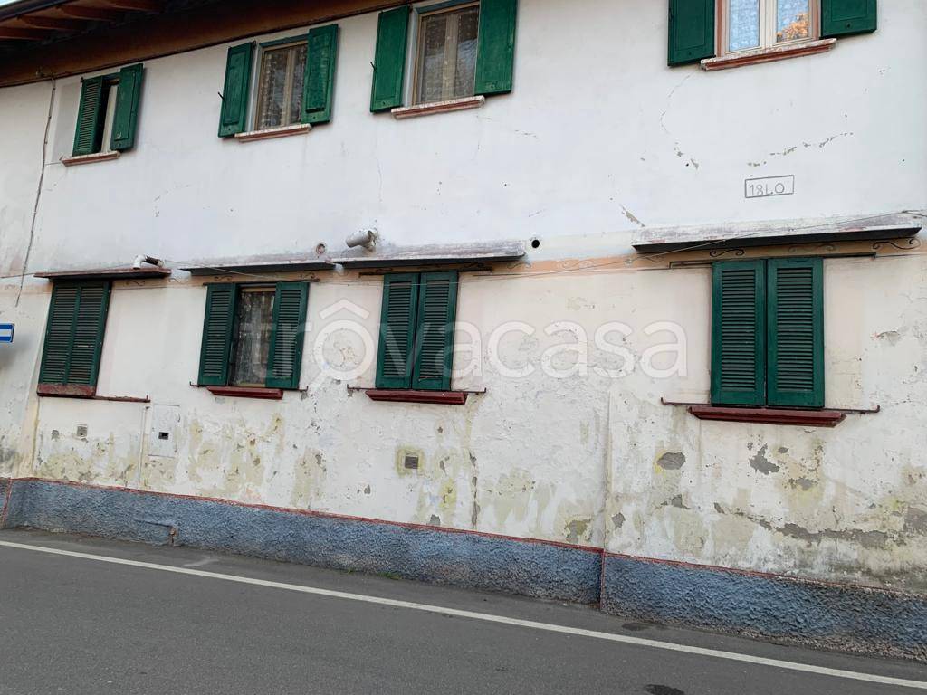 Appartamento in vendita a Ferno via Santa Maria, 1