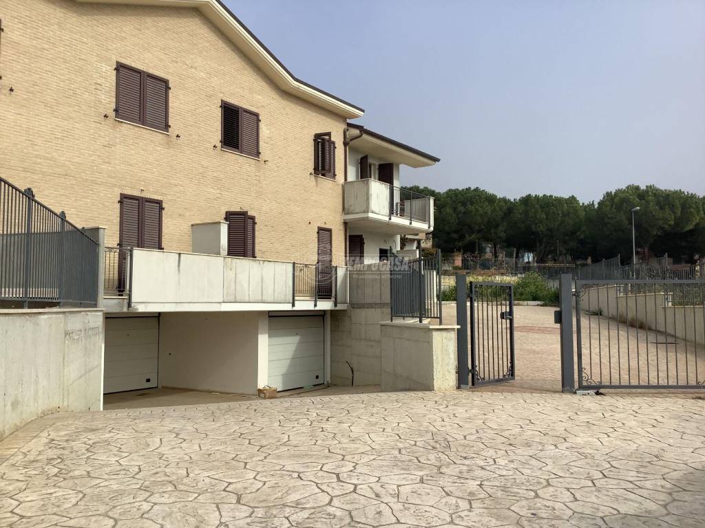 Villa a Schiera in vendita a San Benedetto del Tronto via g. Galgani 16