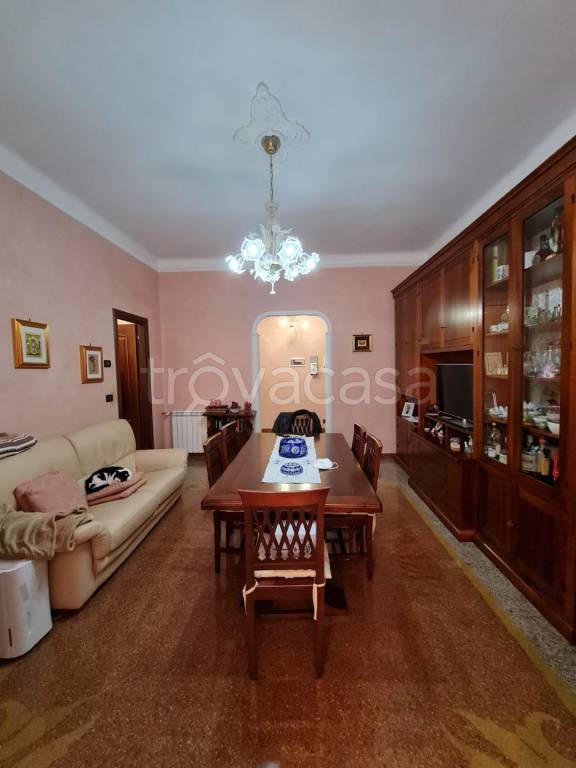 Appartamento in vendita a Genova via Mario Piana