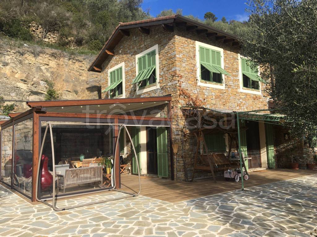 Villa in vendita a Dolceacqua regione Morghe