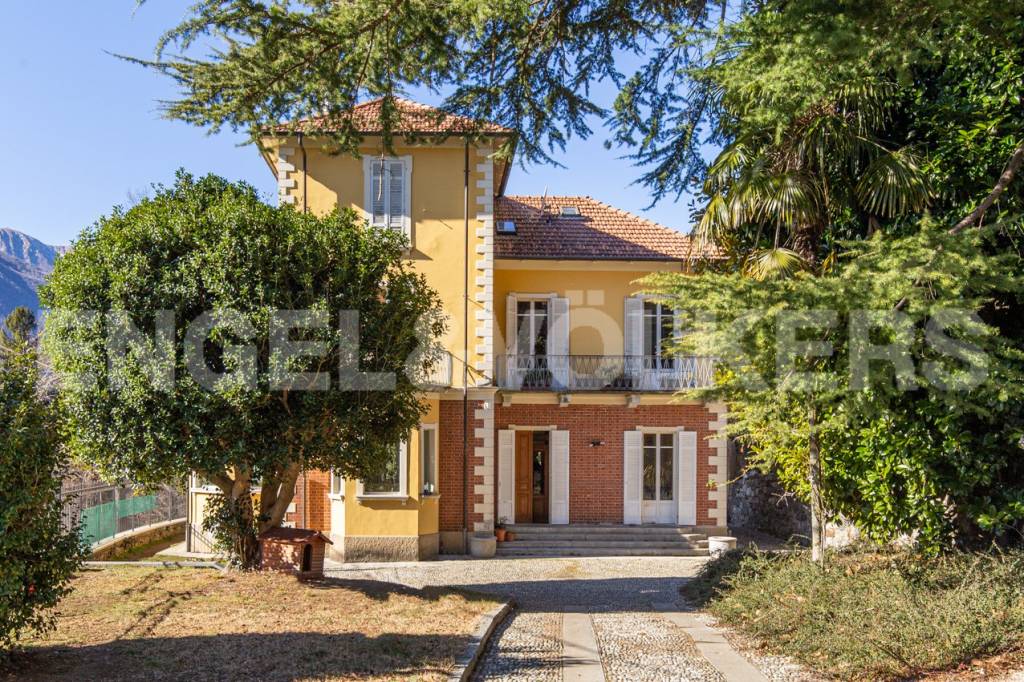 Villa in vendita a Mergozzo via Resiga, 8