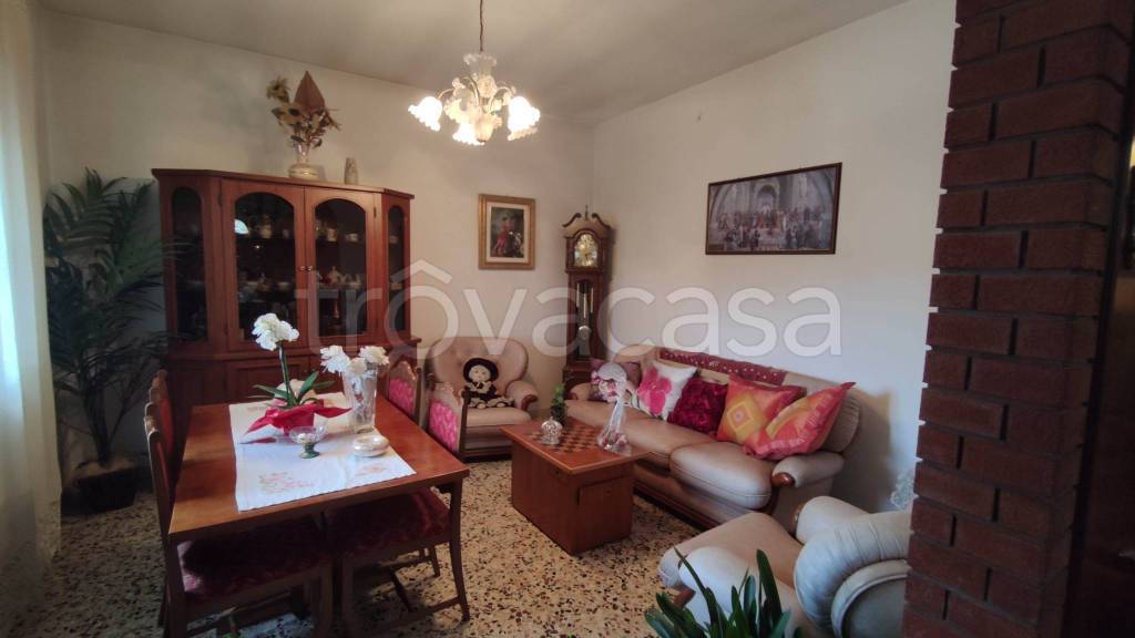 Casa Indipendente in vendita a Cervia via Lario