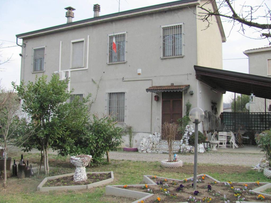 Villa in in vendita da privato a Castell'Arquato via Camillo Benso di Cavour, 68