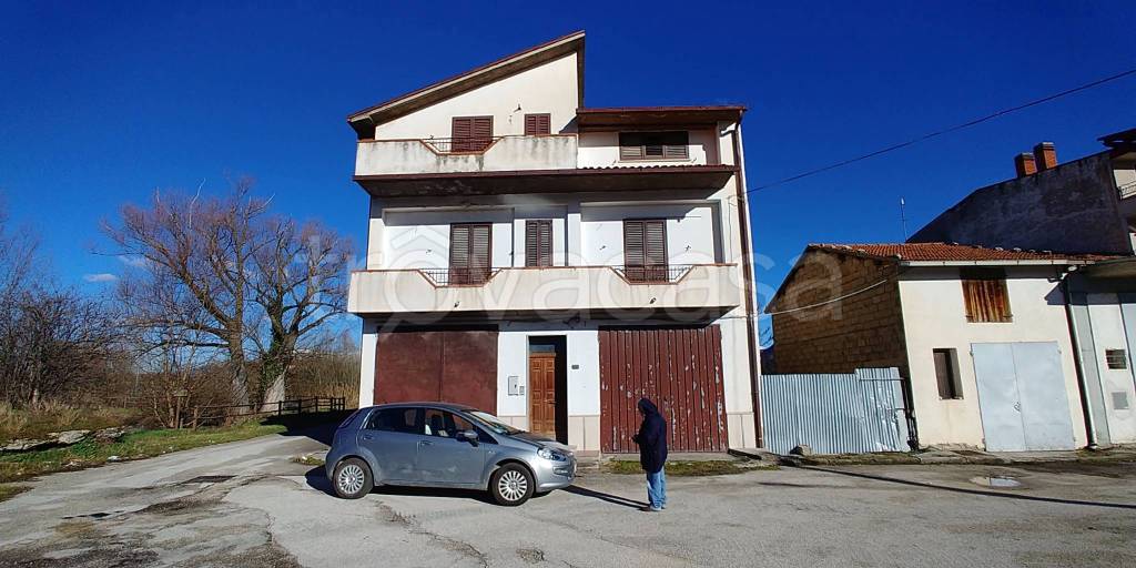 Villa Bifamiliare in in vendita da privato a Ortucchio via Largo Sorgente, 25