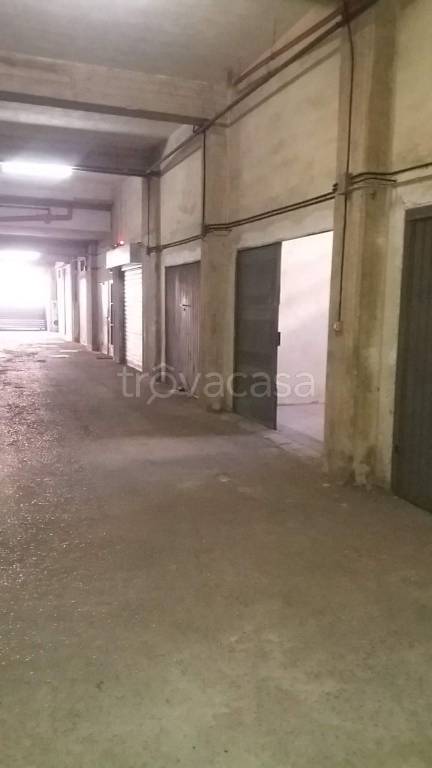 Garage in affitto a Canosa di Puglia via Caduti del Lavoro