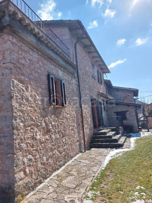 Casale in vendita a Spoleto località rapicciano-balduini
