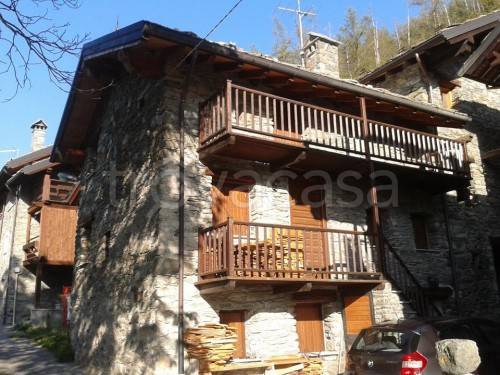 Casa Indipendente in vendita a Montjovet frazione Grand Hoel, 98