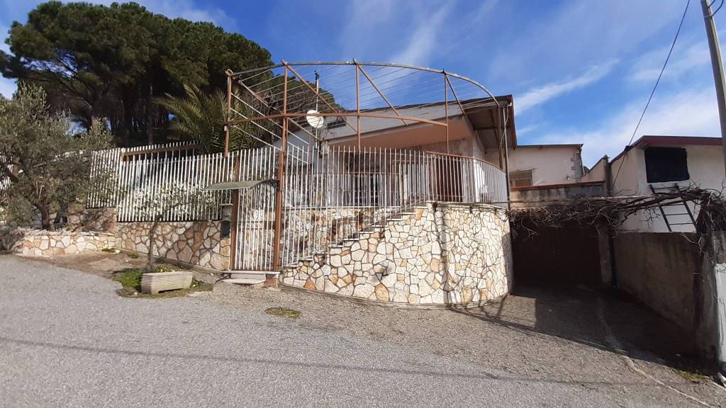 Villa in vendita a Reggio di Calabria strada Terreti