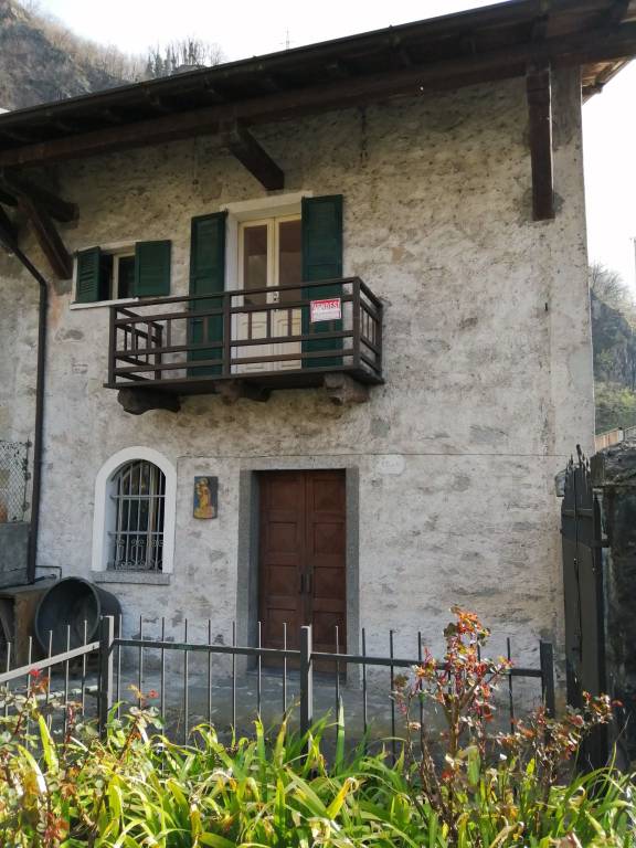 Villa in vendita a Novate Mezzola via Nazionale