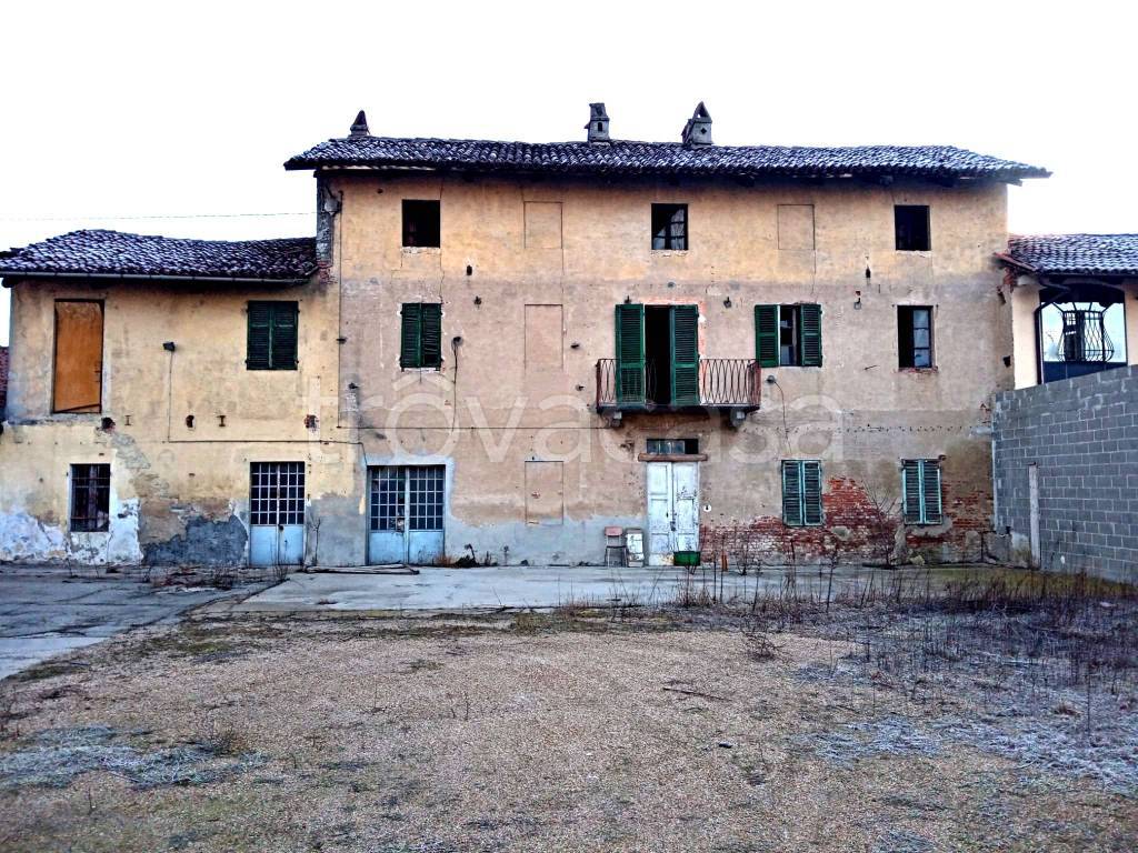 Casale in vendita a Moncalieri strada Carignano