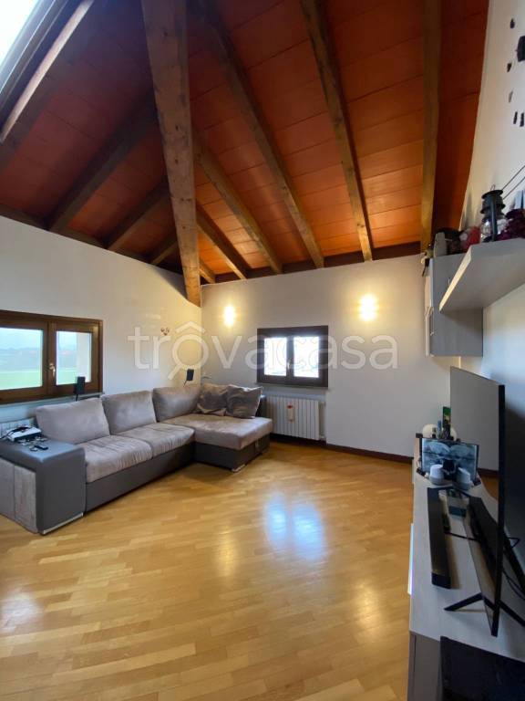 Appartamento in in vendita da privato a Castelvetro Piacentino via Giuseppe Verdi, 1
