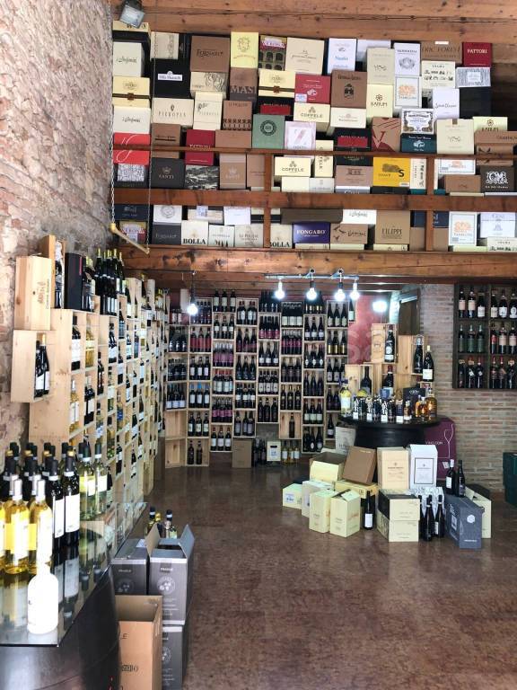 Enoteca/Wine Bar in in vendita da privato a Soave via Roma, 2