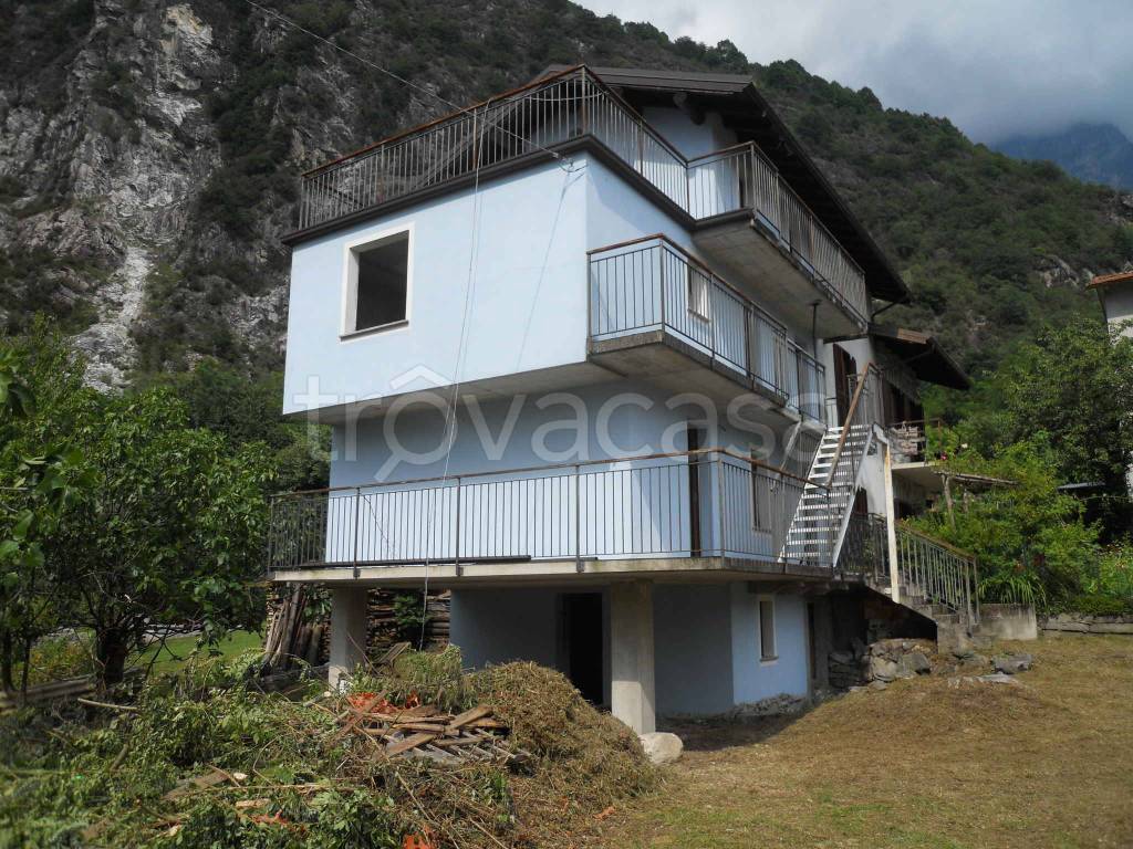 Villa in vendita a Novate Mezzola via Selva
