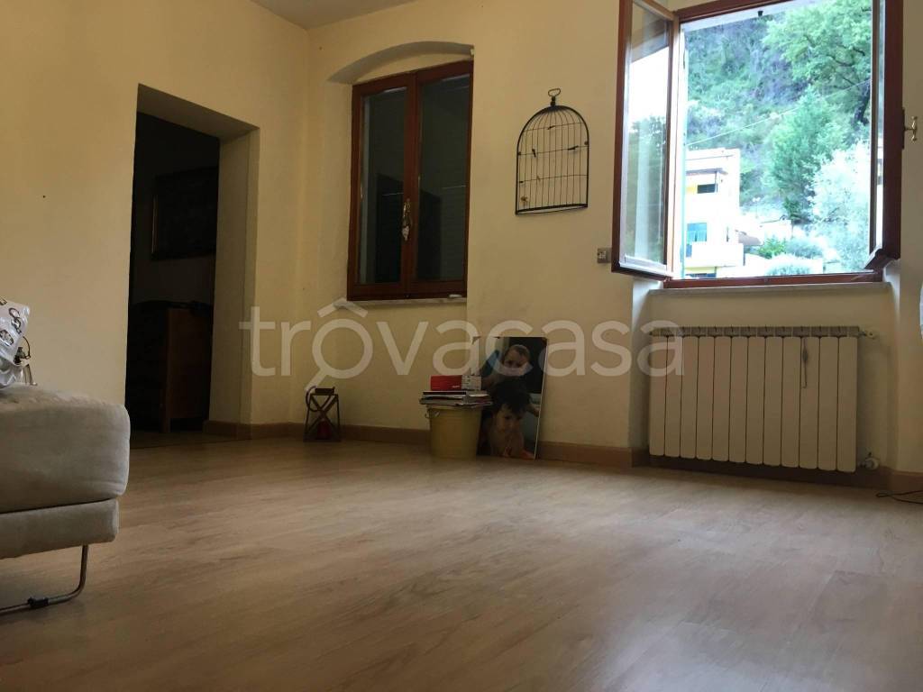 Appartamento in in vendita da privato a Vezzano Ligure