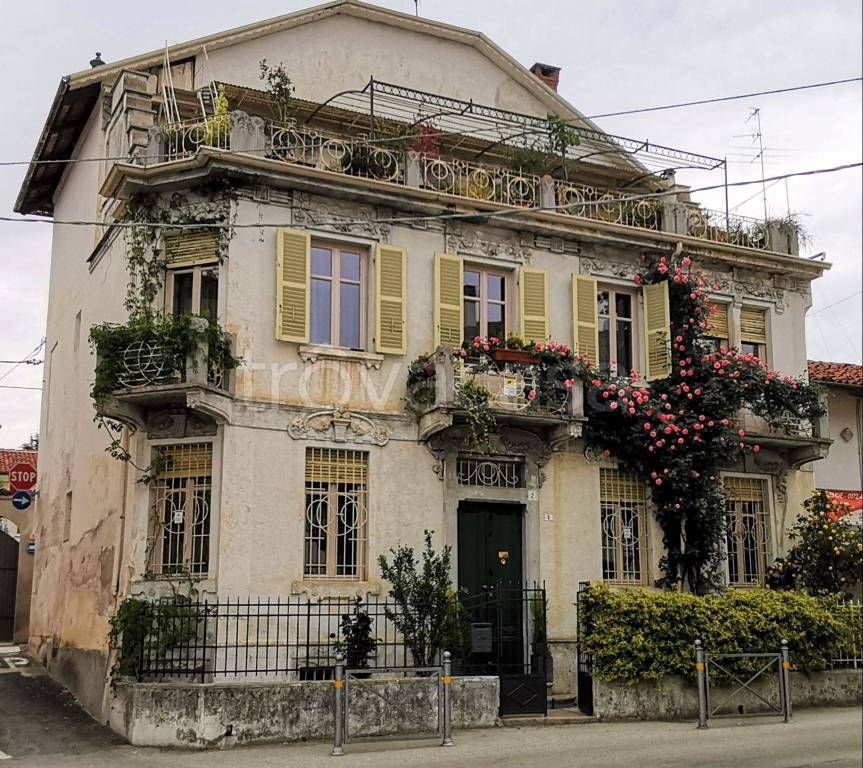 Casa Indipendente in in vendita da privato a Sanfrè piazza Tenente Colonnello De Zardo, 5