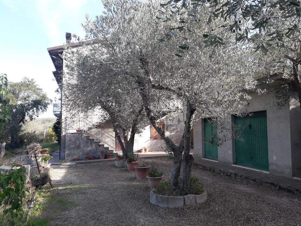 Villa Bifamiliare in vendita a Tuoro sul Trasimeno via Puntabella