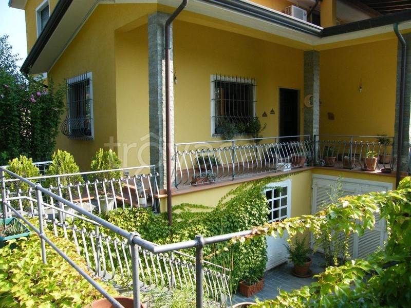 Villa Bifamiliare in vendita ad Ameglia via Costro, 17