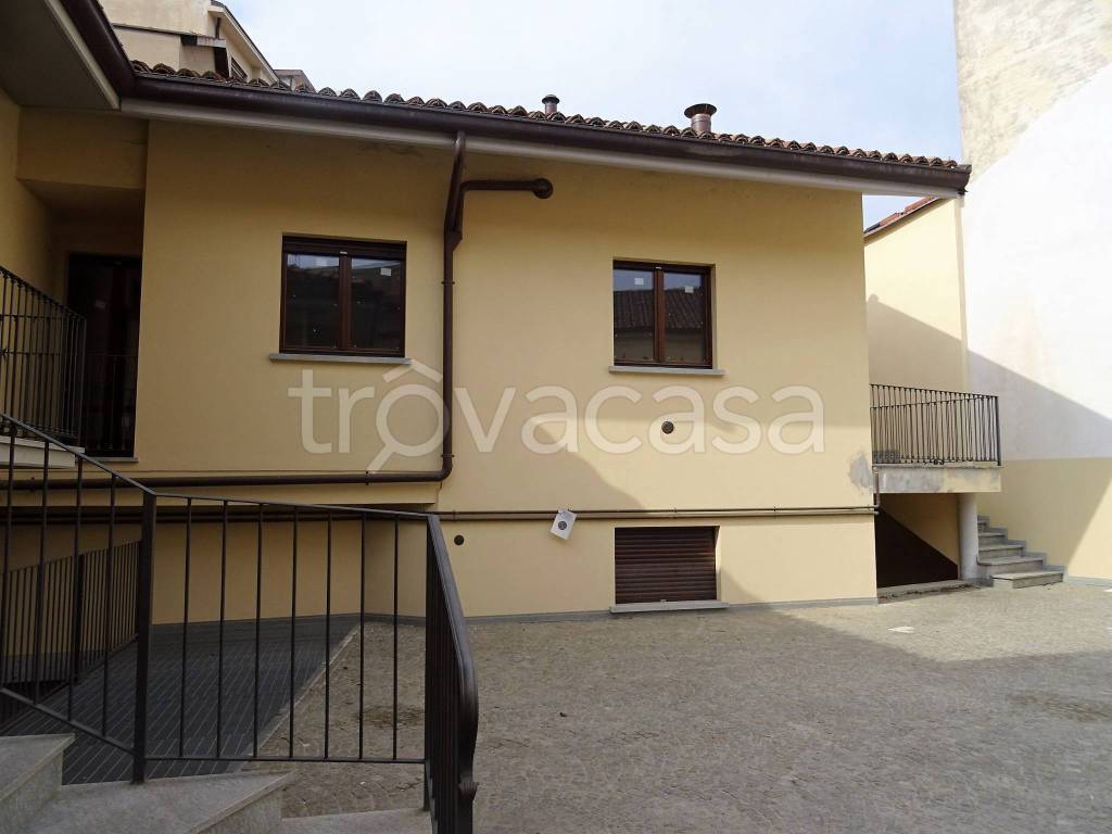 Appartamento in vendita ad Alba via Vittorio Emanuele