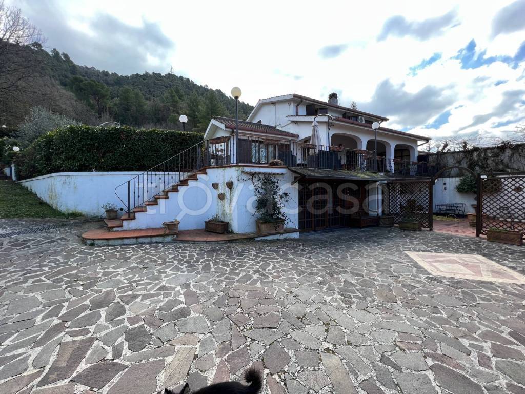Villa Bifamiliare in vendita a Terni via Ippocrate, 240
